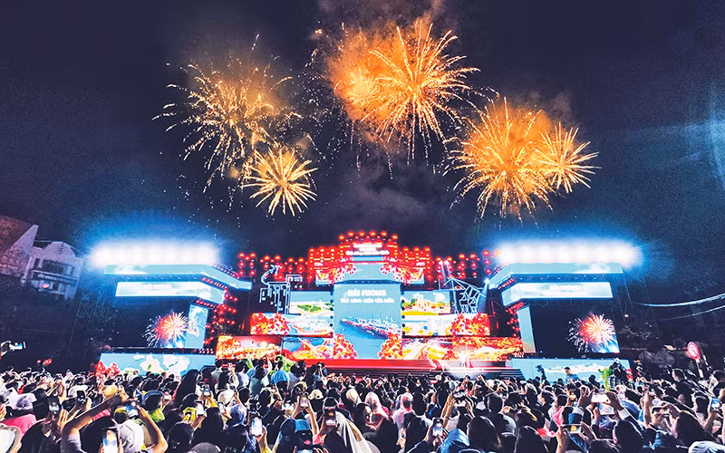 Lễ hội Hoa phượng đỏ Hải Phòng năm 2023.