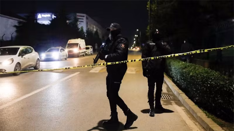 Cảnh sát bảo vệ gần nhà máy Procter & Gamble tại tỉnh Kocaeli, Thổ Nhĩ Kỳ, ngày 1/2/2024. Ảnh: REUTERS