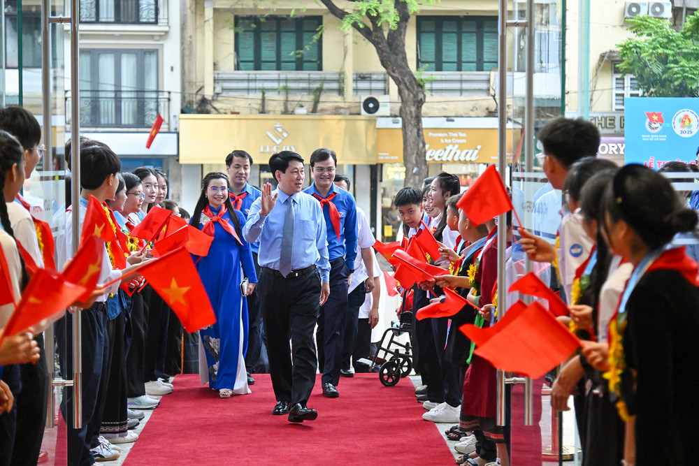 Chủ tịch nước Lương Cường tới dự Lễ tuyên dương Cháu ngoan Bác Hồ toàn quốc lần thứ X-năm 2025. Chủ tịch nước Lương Cường tới dự Lễ tuyên dương Cháu ngoan Bác Hồ toàn quốc lần thứ X-năm 2025.
