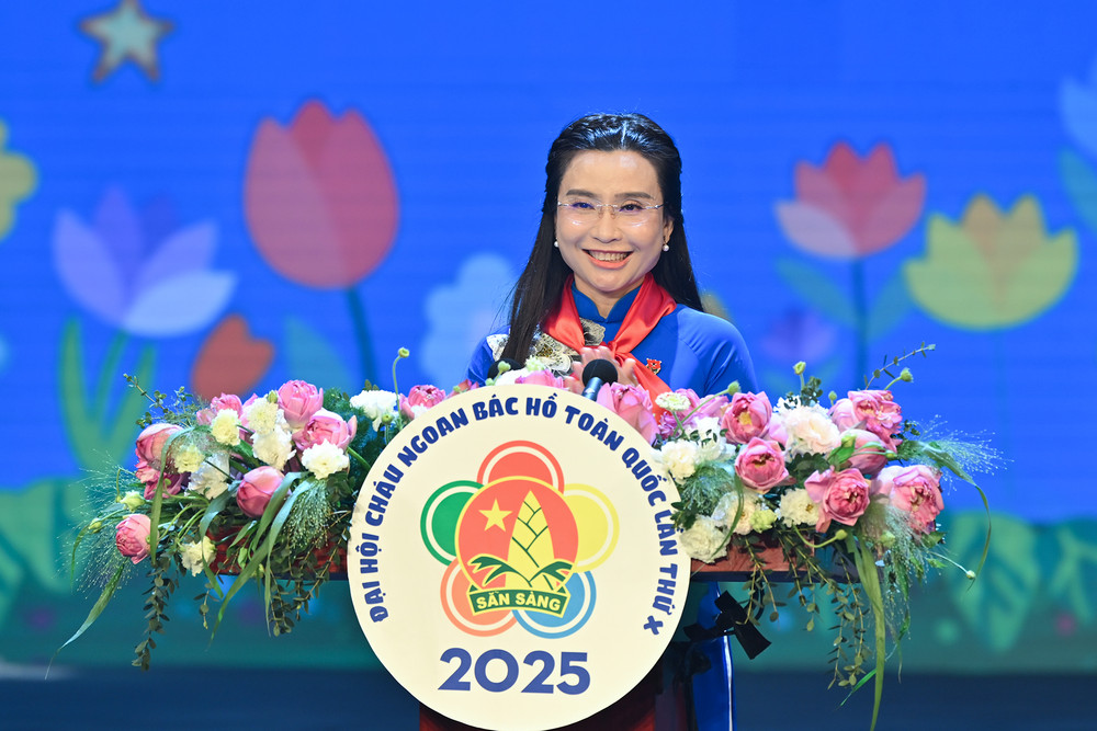 Chủ tịch Hội đồng Đội Trung ương Nguyễn Phạm Duy Trang phát biểu tại Lễ tuyên dương. Chủ tịch Hội đồng Đội Trung ương Nguyễn Phạm Duy Trang phát biểu tại Lễ tuyên dương.