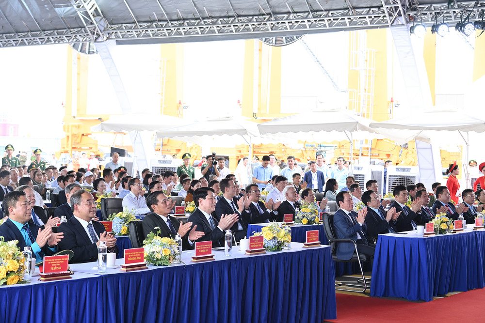 Chủ tịch nước Lương Cường và các đại biểu tại lễ khánh thành. Chủ tịch nước Lương Cường và các đại biểu tại lễ khánh thành.