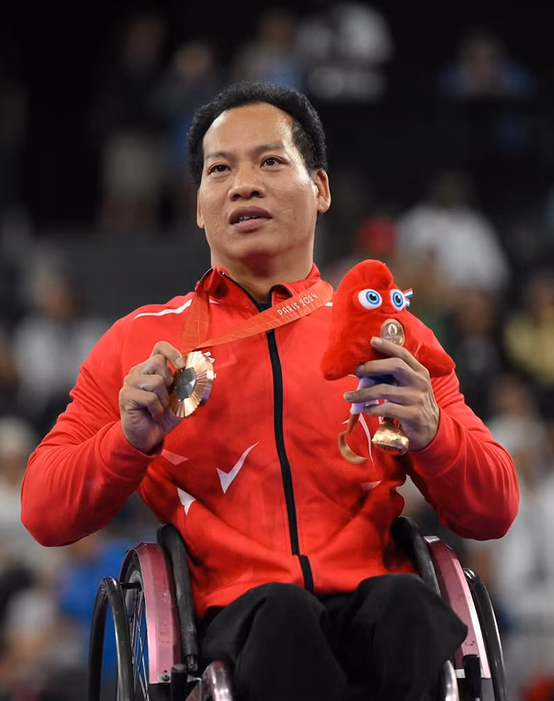 Lực sĩ Lê Văn Công mong muốn chữa trị dứt điểm chấn thương để tiếp tục thi đấu. (Ảnh: FBNV) Lực sĩ Lê Văn Công mong muốn chữa trị dứt điểm chấn thương để tiếp tục thi đấu. (Ảnh: FBNV)