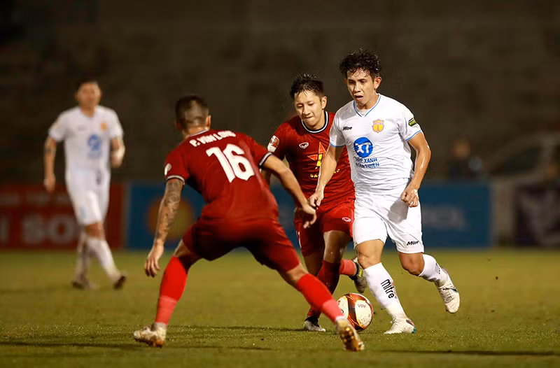 Hồng Duy trong mầu áo Thép Xanh Nam Định. (Ảnh: TXNĐ)