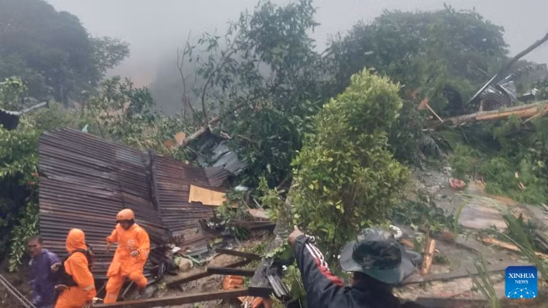 Một vụ lở đất ở làng Pangkalan, huyện Natuna, đảo Riau, Indonesia. Ảnh: Tân Hoa xã
