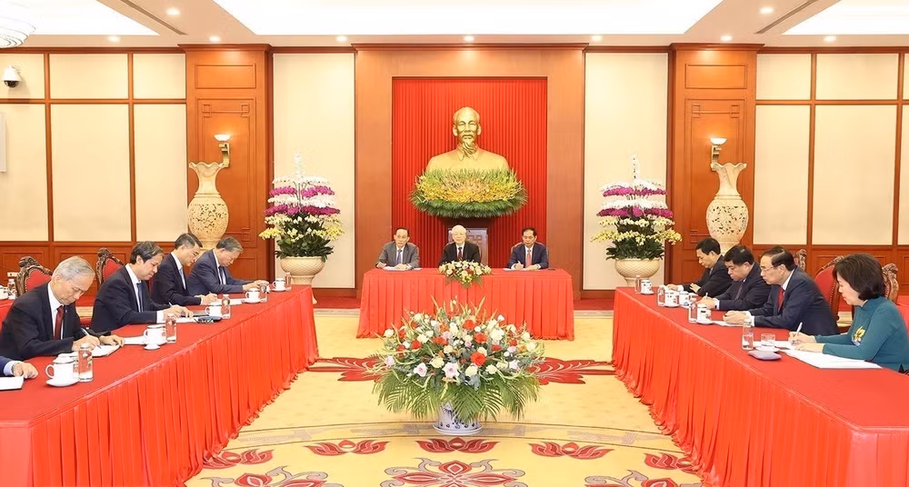 Quang cảnh cuộc điện đàm của Tổng Bí thư Nguyễn Phú Trọng với Tổng thống Pháp Emmanuel Macron tại Văn phòng Trung ương Đảng. (Ảnh: TTXVN)