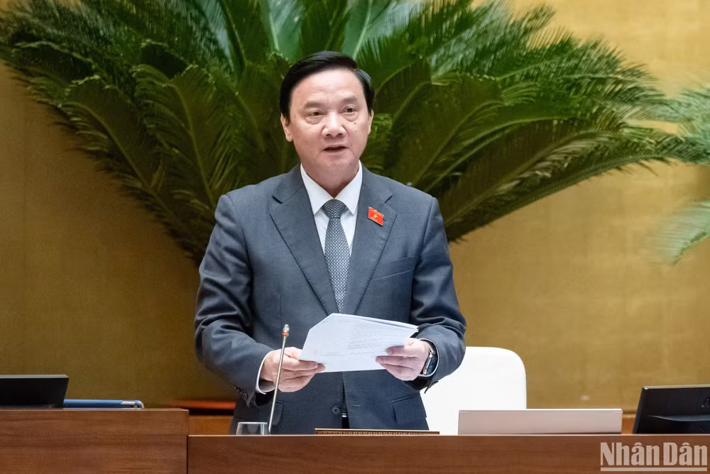 Phó Chủ tịch Quốc hội Nguyễn Khắc Định phát biểu bế mạc phiên chất vấn và trả lời chất vấn. (Ảnh: DUY LINH)