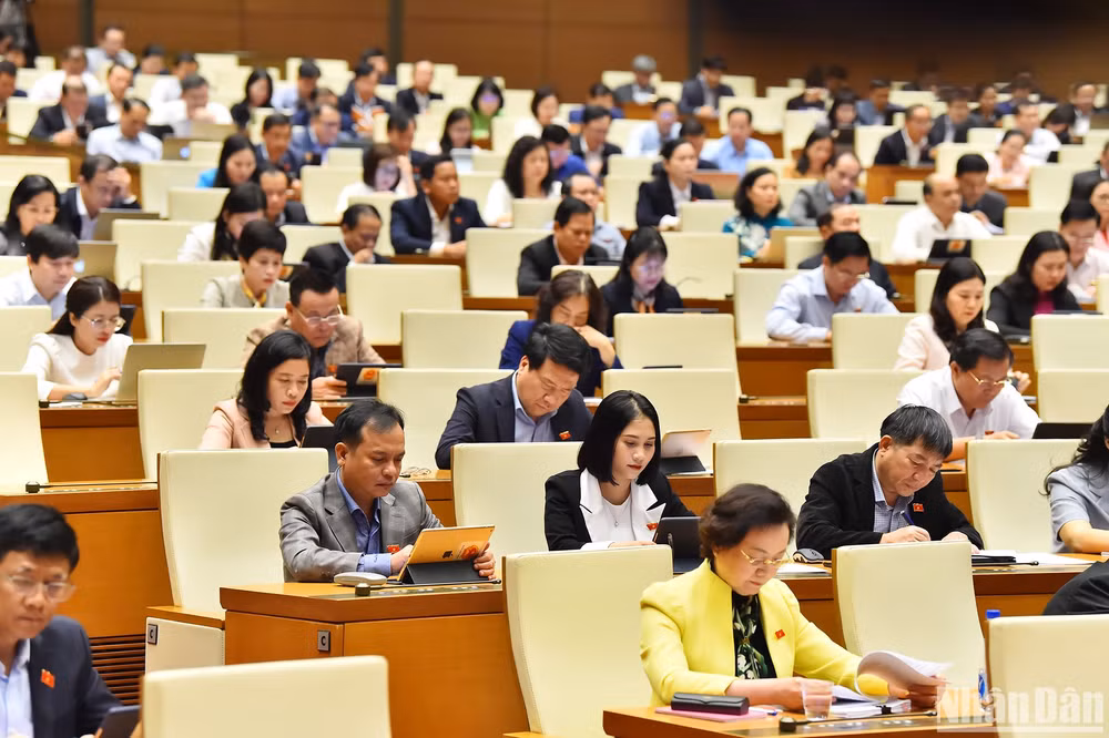 Các đại biểu dự phiên họp. (Ảnh: THỦY NGUYÊN) Các đại biểu dự phiên họp. (Ảnh: THỦY NGUYÊN)