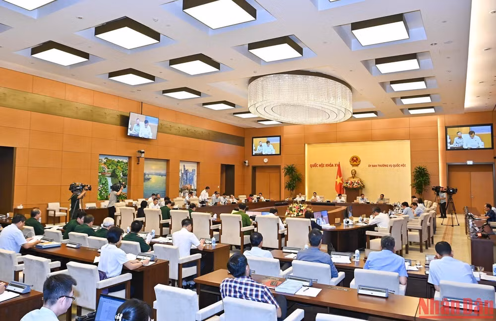 Phiên thảo luận về dự án Luật Phòng thủ dân sự chiều 16/8. (Ảnh: DUY LINH)