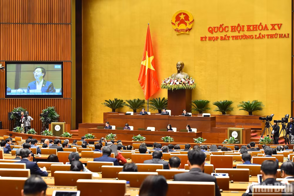 Quang cảnh phiên thảo luận ở hội trường chiều 7/1. (Ảnh: THỦY NGUYÊN)