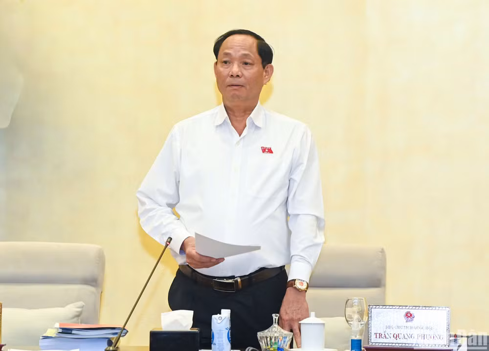 Phó Chủ tịch Quốc hội Trần Quang Phương phát biểu ý kiến. (Ảnh: DUY LINH)