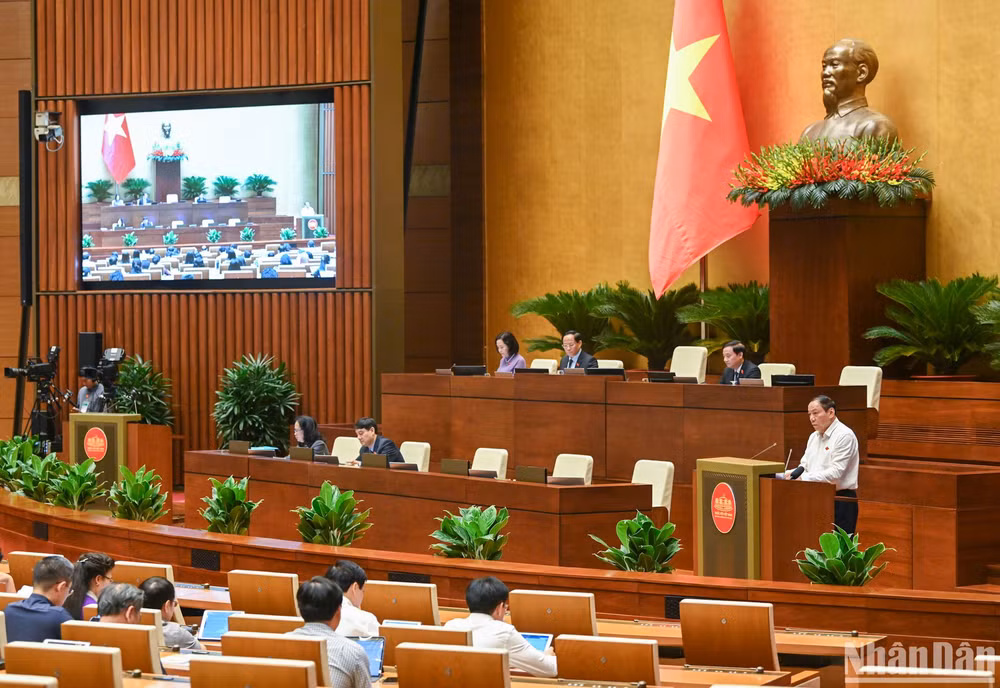 Quang cảnh phiên họp. (Ảnh: DUY LINH)