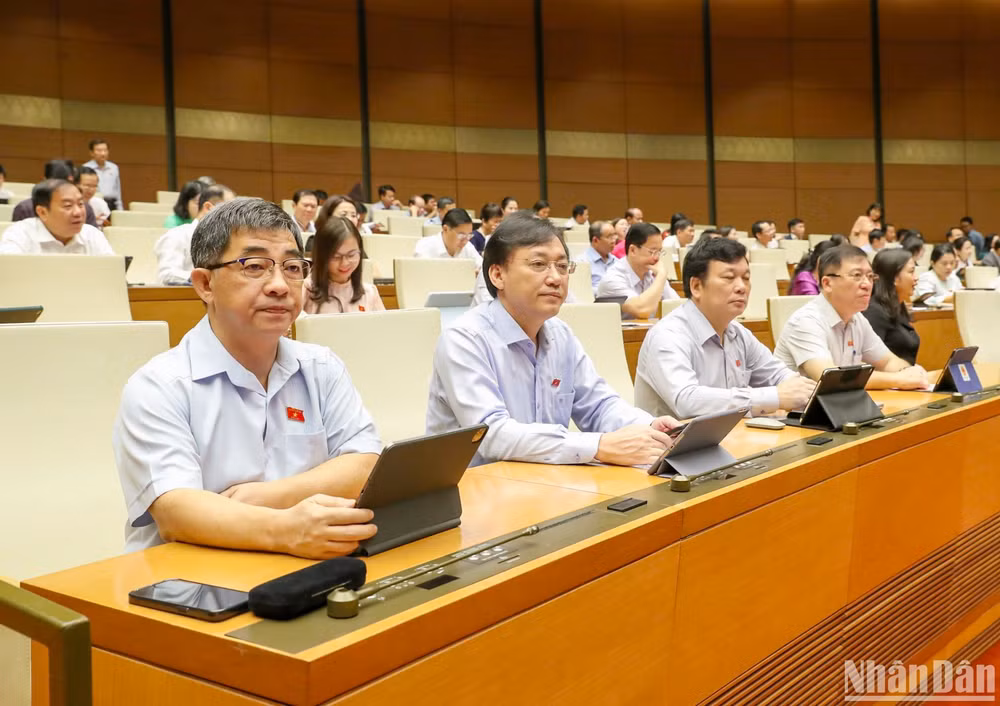 Các đại biểu Quốc hội dự phiên thảo luận. (Ảnh: DUY LINH)