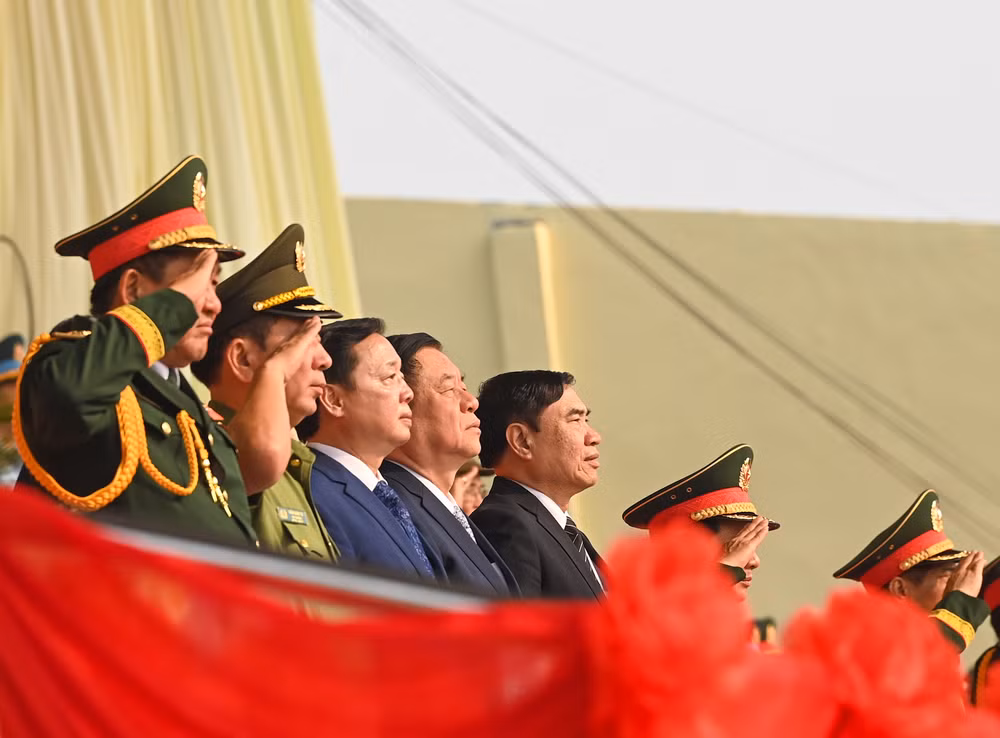 Các đồng chí lãnh đạo Đảng, Nhà nước dự buổi tổng duyệt.