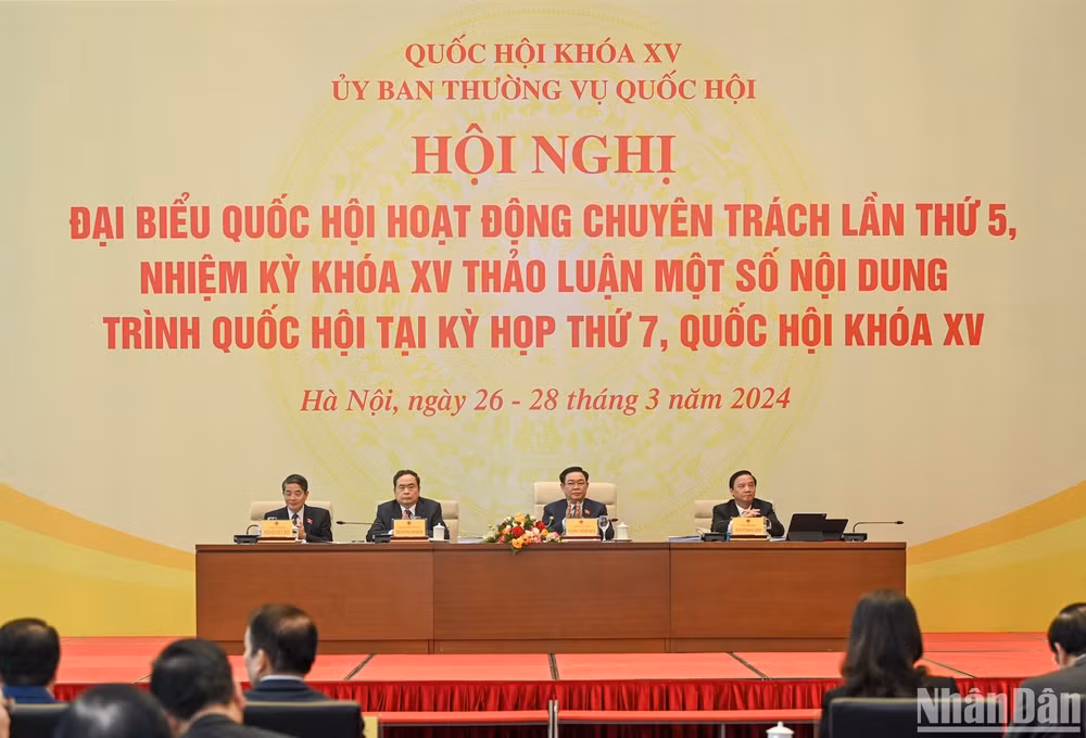 Chủ tịch Quốc hội Vương Đình Huệ chủ trì Hội nghị đại biểu Quốc hội hoạt động chuyên trách lần thứ 5, nhiệm kỳ khóa XV. (Ảnh: DUY LINH)