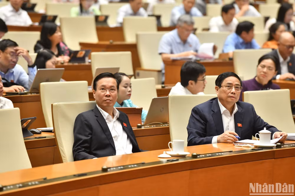 Chủ tịch nước Võ Văn Thưởng, Thủ tướng Phạm Minh Chính và các đại biểu dự phiên thảo luận về dự án Luật Đất đai (sửa đổi). (Ảnh: ĐĂNG KHOA)