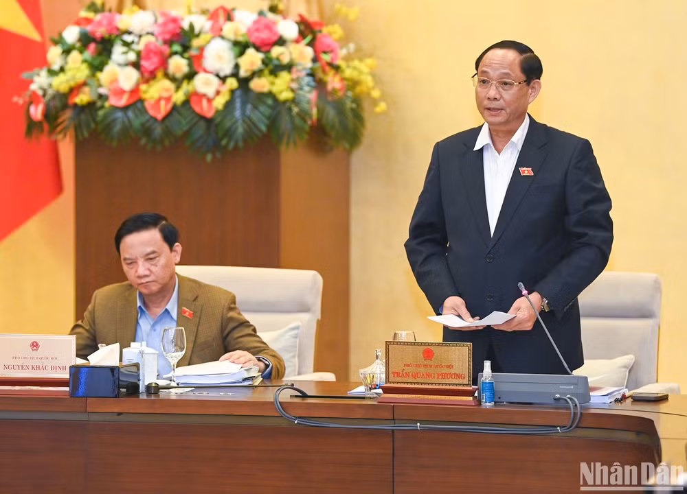 Phó Chủ tịch Quốc hội Trần Quang Phương điều hành nội dung thảo luận. (Ảnh: DUY LINH)