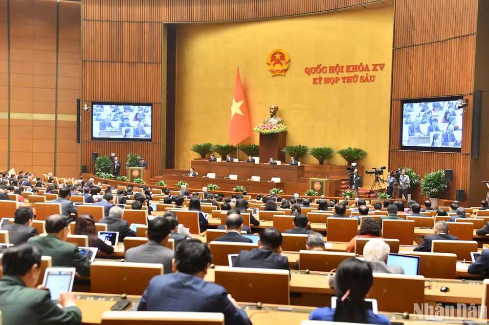 Quang cảnh một phiên thảo luận ở hội trường tại Kỳ họp thứ 6, Quốc hội khóa XV. (Ảnh: DUY LINH)