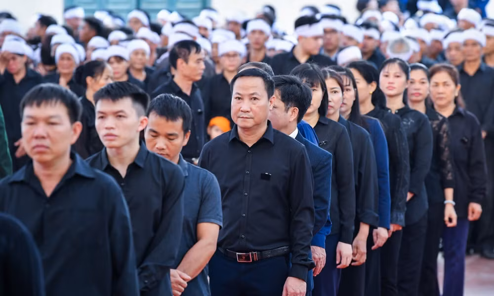 Hàng nghìn đoàn của lãnh đạo các cấp và nhân dân cả nước, kiều bào và bạn bè quốc tế viếng Tổng Bí thư ảnh 7