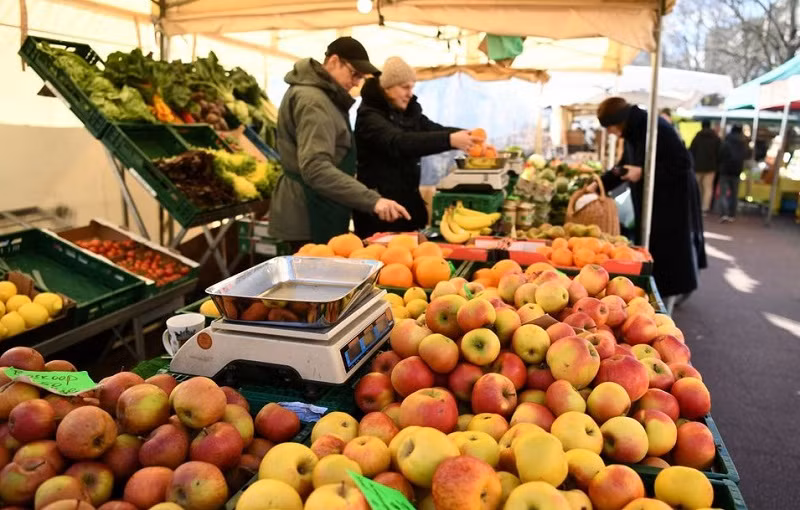 Theo số liệu thống kê, mỗi người dân châu Âu đang lãng phí trung bình 131kg thực phẩm mỗi năm. (Ảnh minh họa: Reuters)