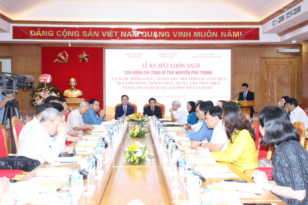 Lễ ra mắt cuốn sách “Cả nước đồng lòng, tranh thủ mọi thời cơ, vượt qua mọi khó khăn, thách thức, quyết tâm thực hiện thắng lợi Nghị quyết Đại hội XIII của Đảng” của Tổng Bí thư Nguyễn Phú Trọng.