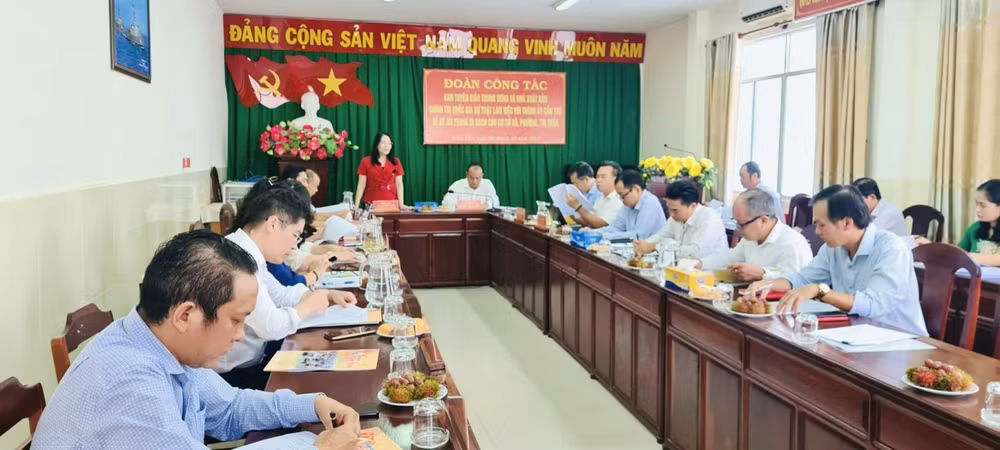 Toàn cảnh buổi làm việc giữa Đoàn khảo sát và Thành ủy Cần Thơ về kết quả thực hiện Đề án trang bị sách cho cơ sở xã, phường, thị trấn, tháng 10/2023.