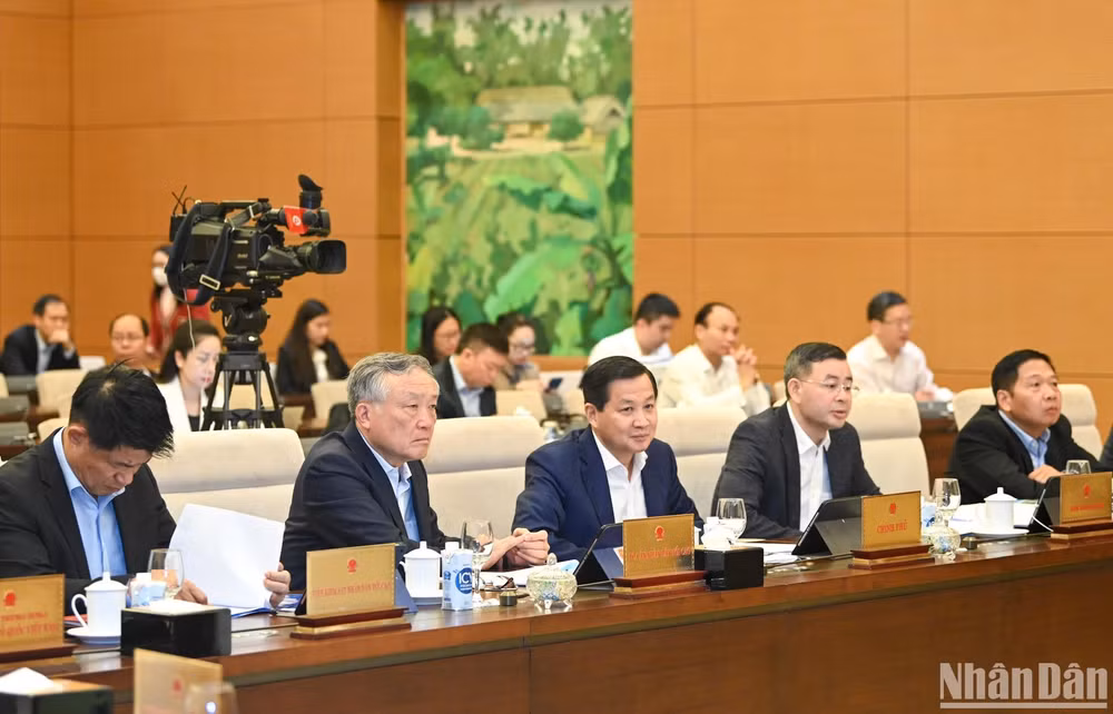 Các đại biểu dự phiên họp. (Ảnh: DUY LINH)