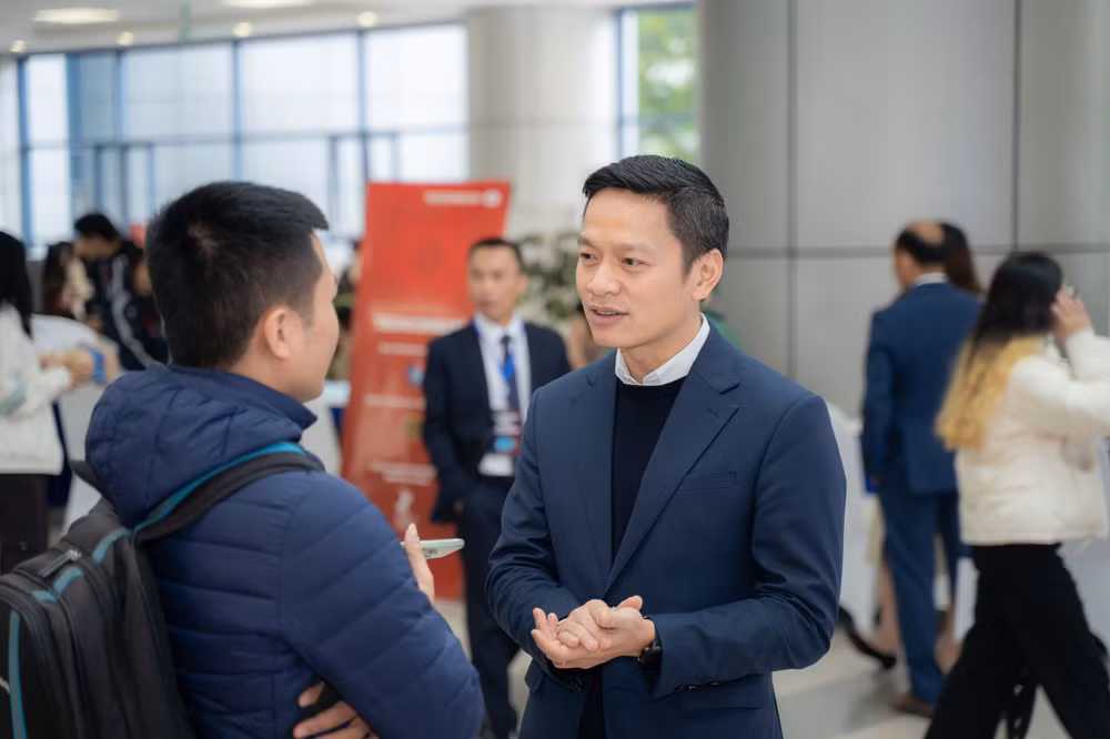 TS Nguyễn Quang Huy, Hiệu trưởng Trường Công nghệ - Đại học Kinh tế Quốc dân trao đổi với phóng viên Báo Nhân Dân.