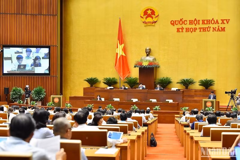 Quang cảnh phiên họp. (Ảnh: THỦY NGUYÊN)