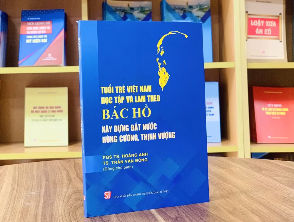 Cuốn sách “Tuổi trẻ Việt Nam học tập và làm theo Bác Hồ xây dựng đất nước hùng cường, thịnh vượng” vừa được Nhà Xuất bản Chính trị quốc gia Sự thật ấn hành.