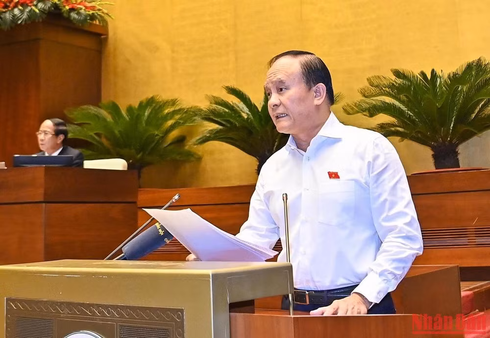 Phó Bí thư Thành ủy, Chủ tịch Hội đồng nhân dân TP Hà Nội Nguyễn Ngọc Tuấn phát biểu tại Hội nghị.