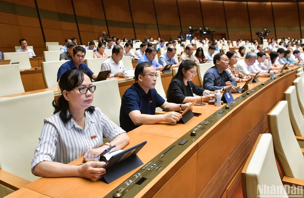 Các đại biểu Quốc hội dự phiên họp. (Ảnh: DUY LINH)