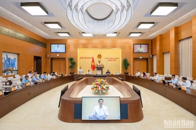 Quang cảnh phiên họp. (Ảnh: DUY LINH)