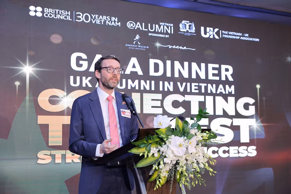 Đại sứ Vương quốc Anh tại Việt Nam Iain Frew chia sẻ tại Gala Dinner.