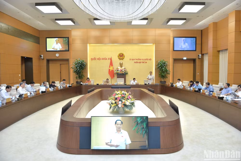 Quang cảnh phiên họp. (Ảnh: DUY LINH)