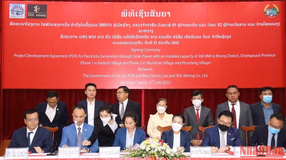 Lễ ký kết Hợp đồng phát triển dự án (Ảnh: XUÂN SƠN)