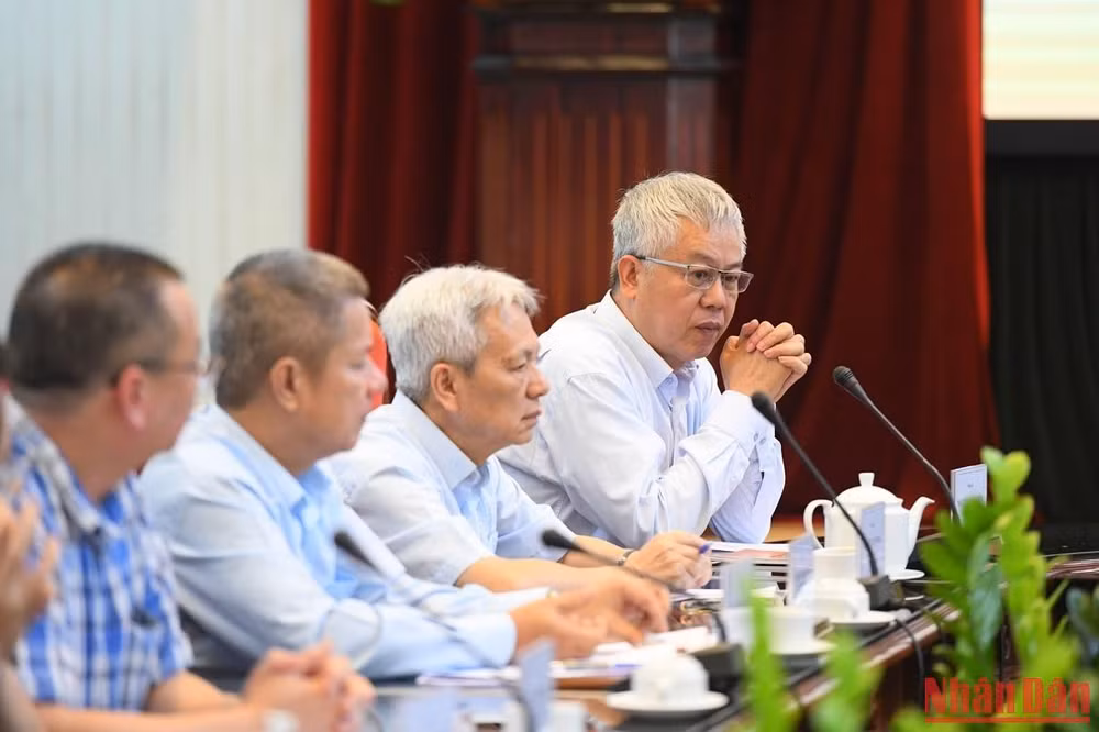 Các đại biểu tham dự tọa đàm. (Ảnh: THÀNH ĐẠT)