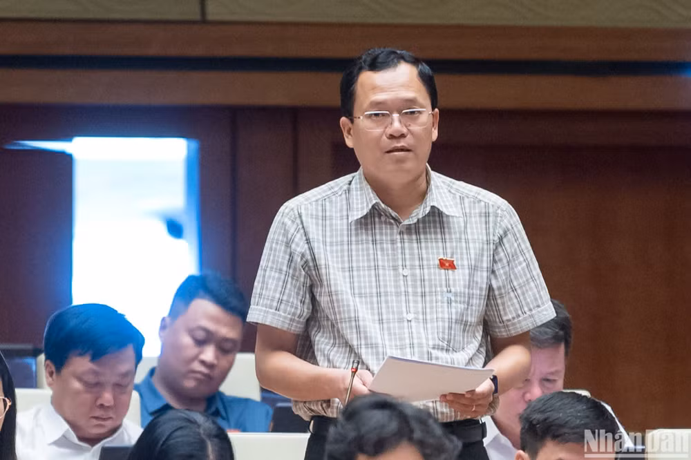 Đại biểu Huỳnh Thanh Phương (đoàn Tây Ninh) tham gia ý kiến thảo luận. (Ảnh: THỦY NGUYÊN)