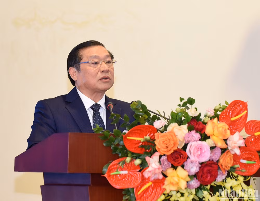 Phó Trưởng Ban Thường trực Ban Tuyên giáo Trung ương Lại Xuân Môn phát biểu chỉ đạo tại giao ban báo chí đầu xuân. (Ảnh: TRẦN HẢI)