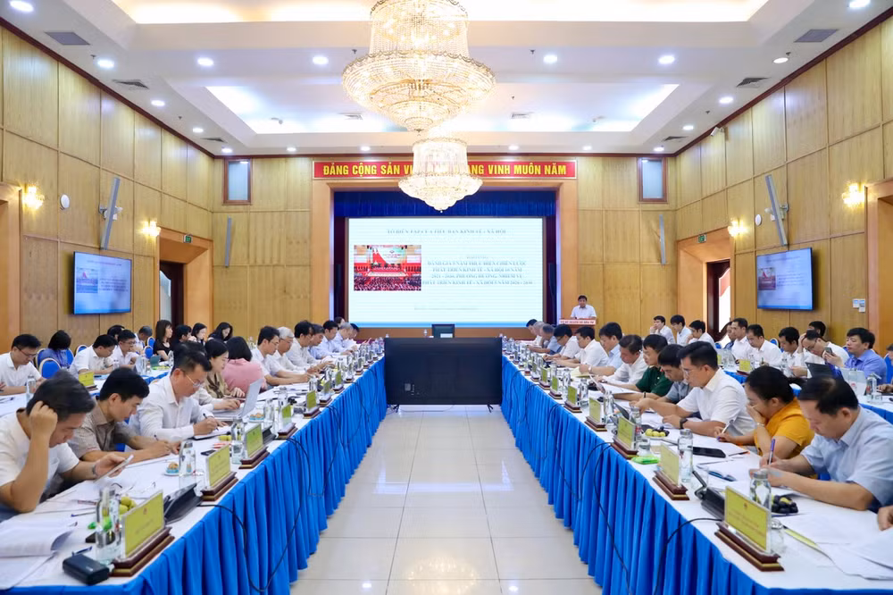 Quang cảnh phiên họp.