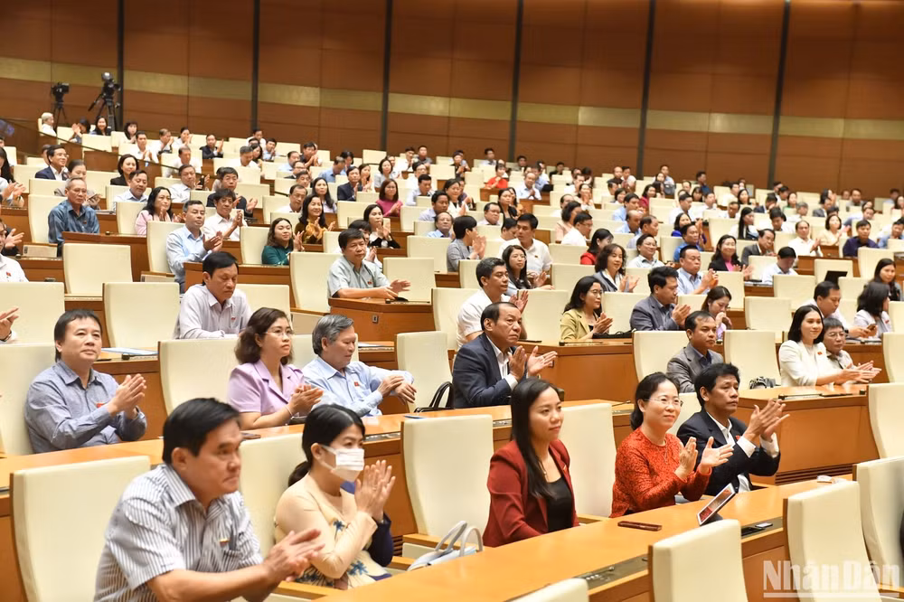 Các đại biểu Quốc hội dự phiên chất vấn và trả lời chất vấn ngày 8/11. (Ảnh: ĐĂNG KHOA)