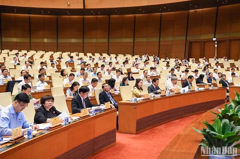 Các đồng chí lãnh đạo Đảng, Nhà nước và các đại biểu tham dự hội nghị tại hội trường Diên Hồng, Nhà Quốc hội. (Ảnh: DUY LINH)