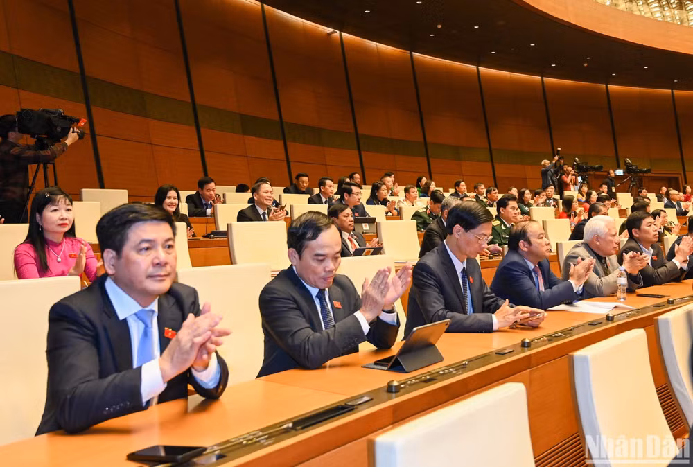 Các đại biểu Quốc hội dự phiên bế mạc. (Ảnh: DUY LINH)