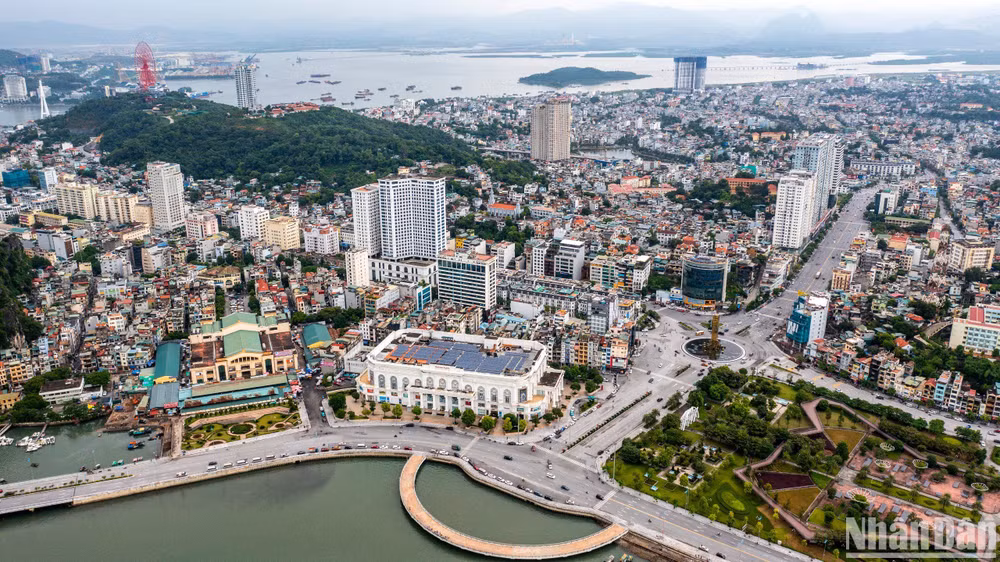 Trong hành trình phát triển của mình, TP Hạ Long đã có nhiều đổi mới toàn diện về diện mạo, kinh tế, xã hội với những dấu ấn bứt phá mạnh mẽ. (Ảnh: THÀNH ĐẠT)