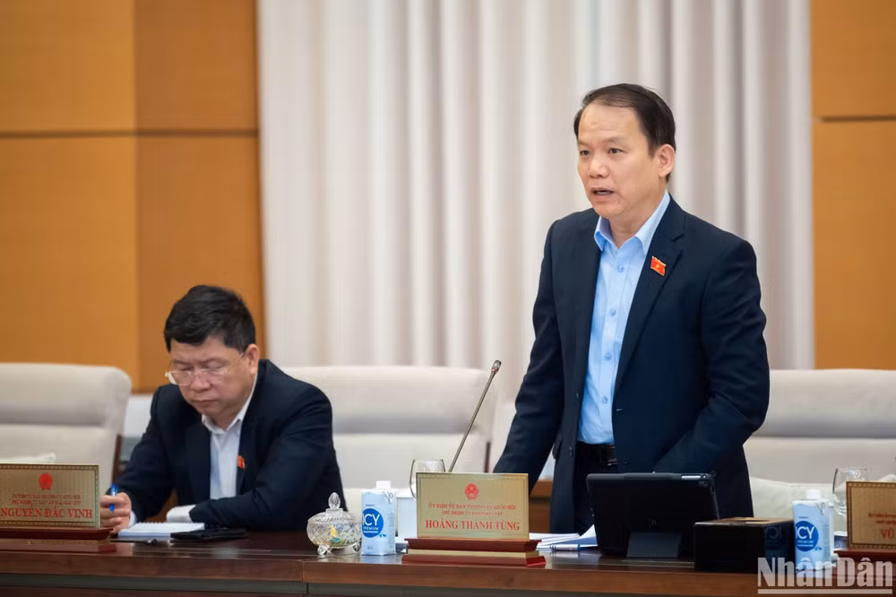 Chủ nhiệm Ủy ban Pháp luật Hoàng Thanh Tùng tham gia ý kiến thảo luận. (Ảnh: DUY LINH)