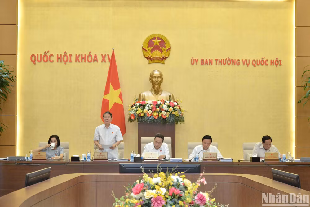 Phó Chủ tịch Quốc hội Nguyễn Đức Hải điều hành nội dung phiên họp. (Ảnh: DUY LINH) Phó Chủ tịch Quốc hội Nguyễn Đức Hải điều hành nội dung phiên họp. (Ảnh: DUY LINH)