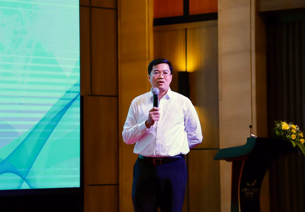 Vụ trưởng Vụ Tổng hợp kinh tế quốc dân Nguyễn Đức Tâm trình bày tóm tắt các nội dung sửa đổi tại Luật Đầu tư công.