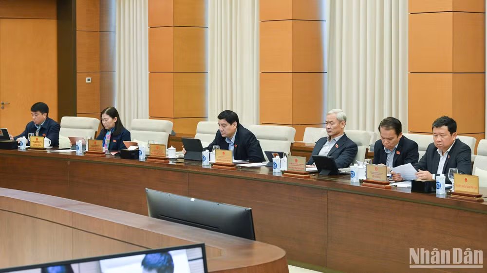 Các đại biểu dự phiên họp. (Ảnh: DUY LINH)