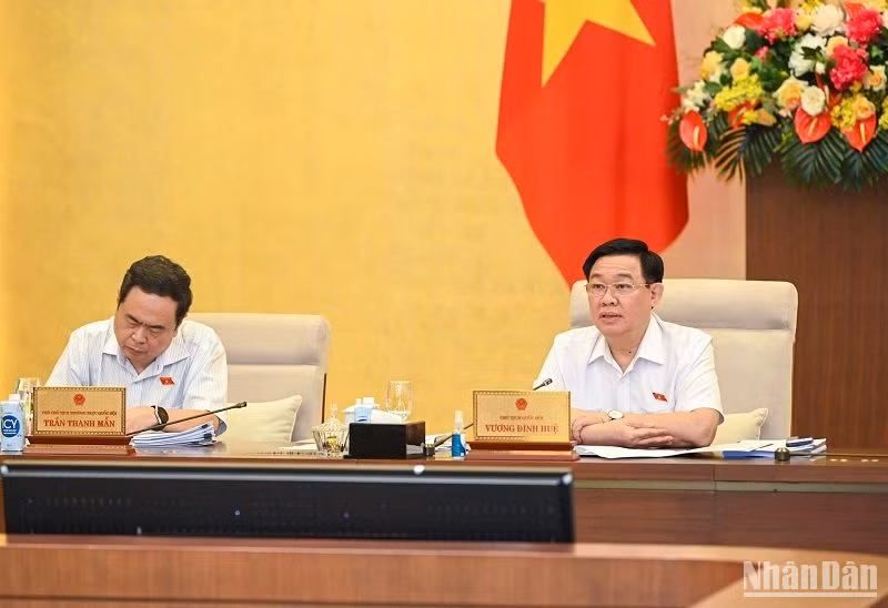 Chủ tịch Quốc hội Vương Đình Huệ phát biểu ý kiến tại phiên họp. (Ảnh: DUY LINH)