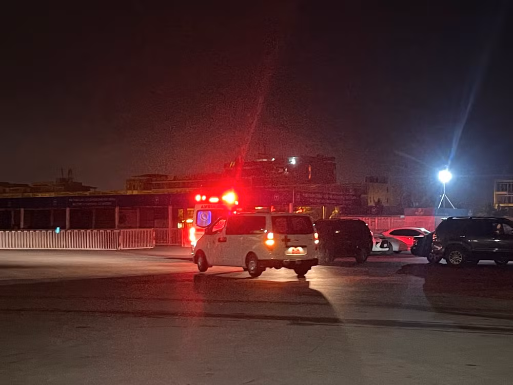 Thi thể nạn nhân được đưa về Nhà tang lễ Bệnh viện Bãi Cháy, Quảng Ninh. (Ảnh: Phạm Công)