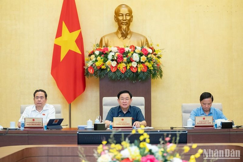 Chủ tịch Quốc hội chủ trì phiên họp của Ủy ban Thường vụ Quốc hội chiều 12/6. (Ảnh: DUY LINH)